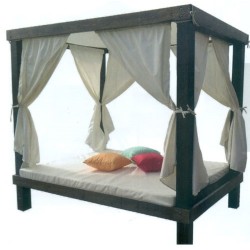 Ξαπλώστρα  διπλή ξύλινη με ουρανό και κουρτίνες για κήπο-παραλία-πισίνα